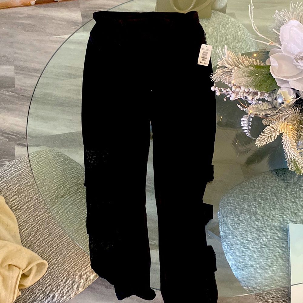Black yoga pants